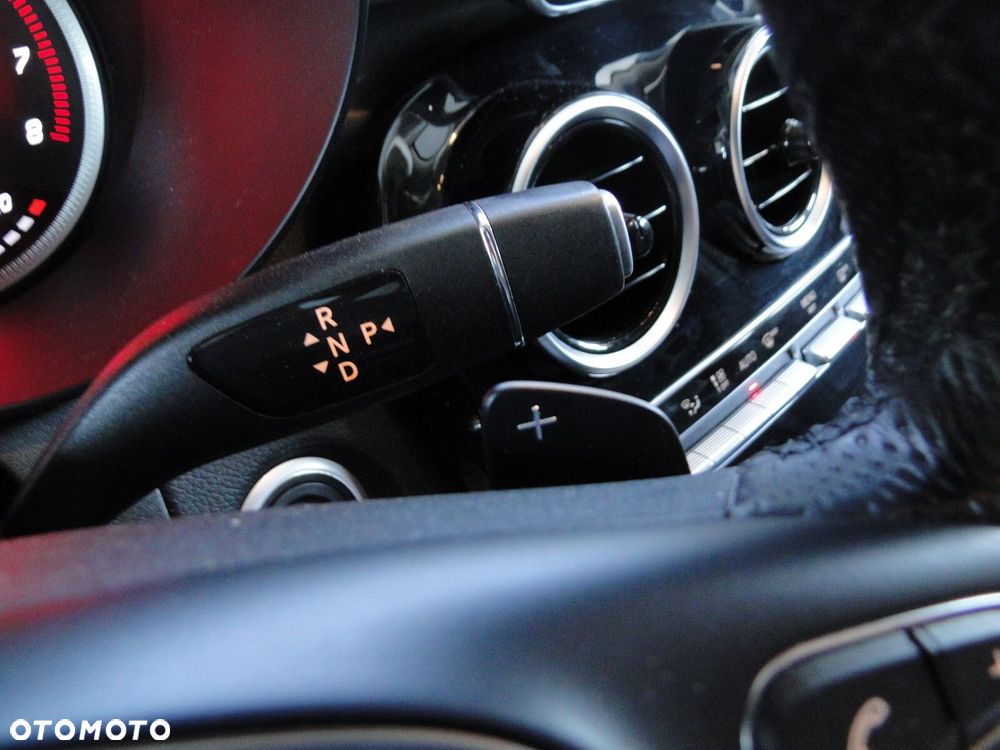 Mercedes-Benz GLC - 27