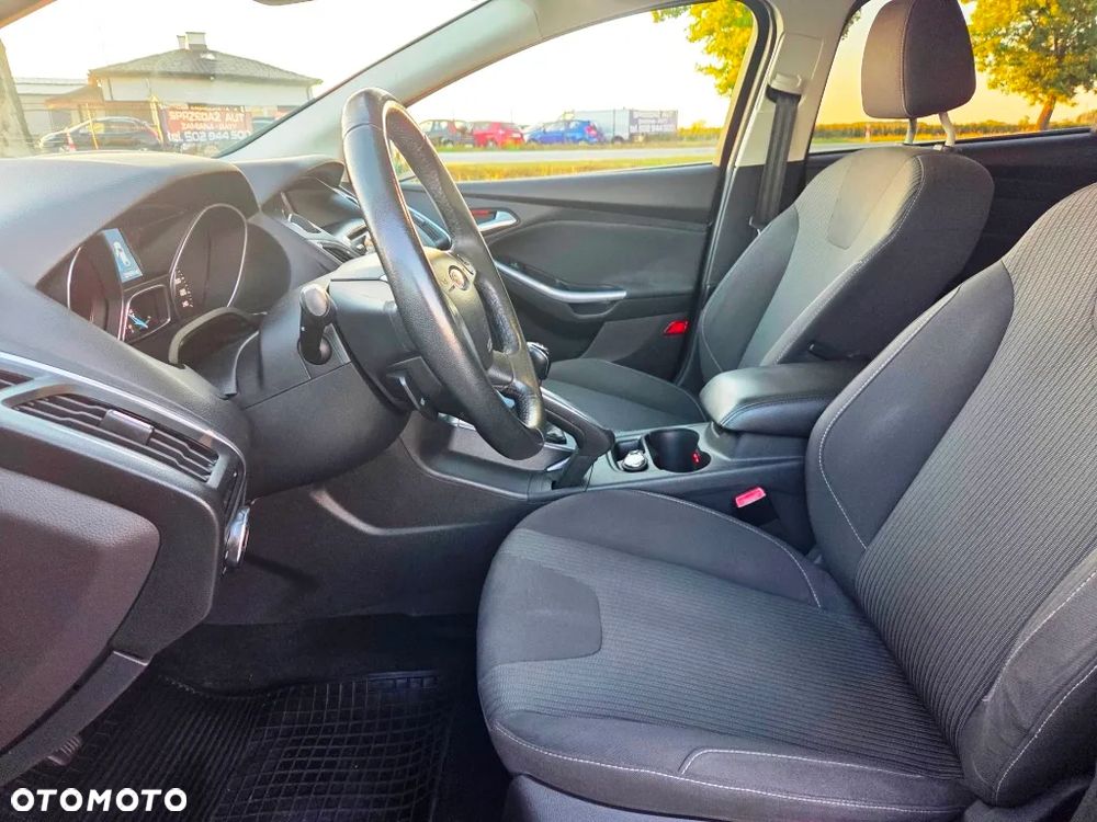 Ford Focus 1.6 EcoBoost Titanium - 24