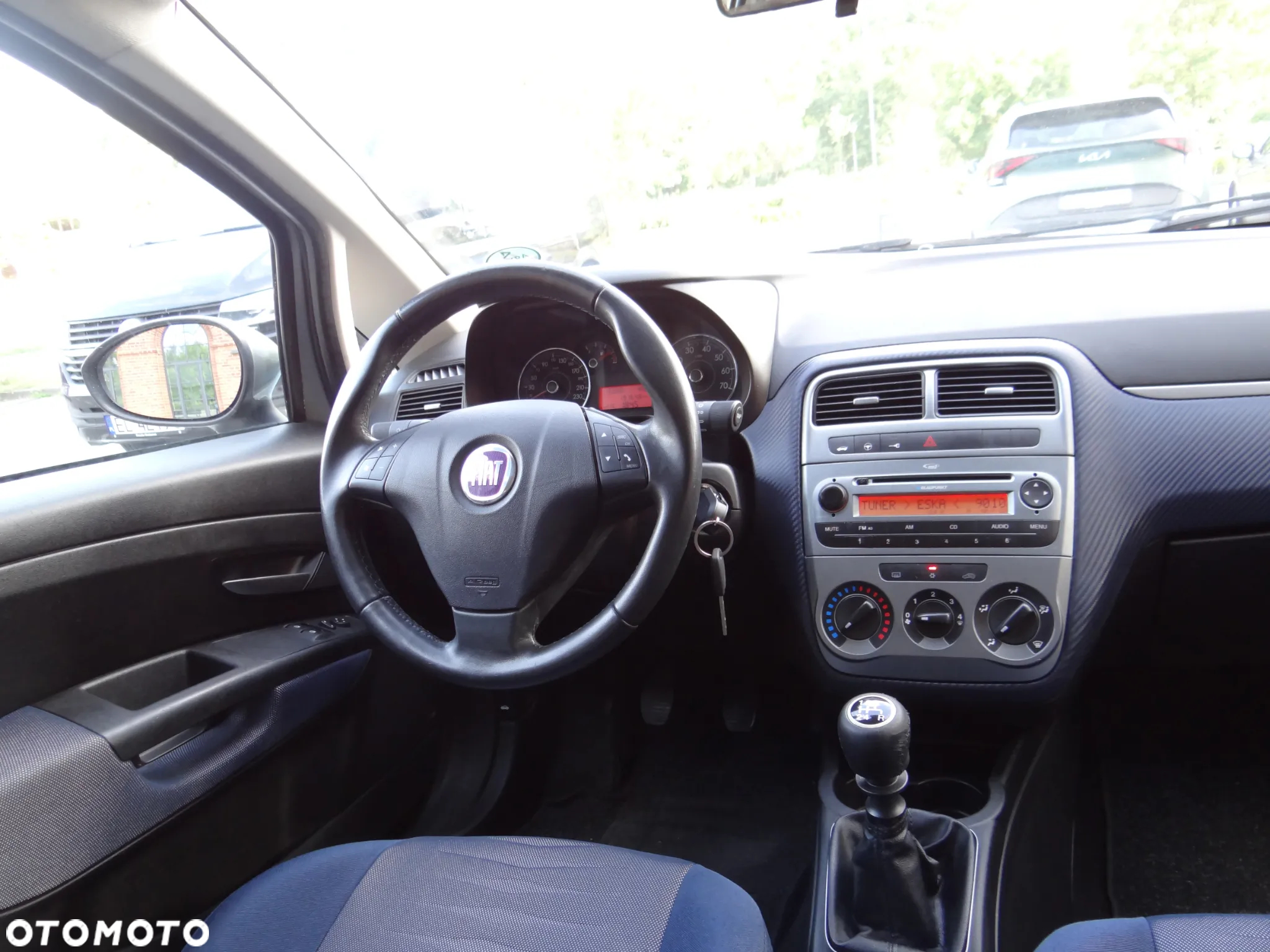 Fiat Punto 1.4 Young - 25