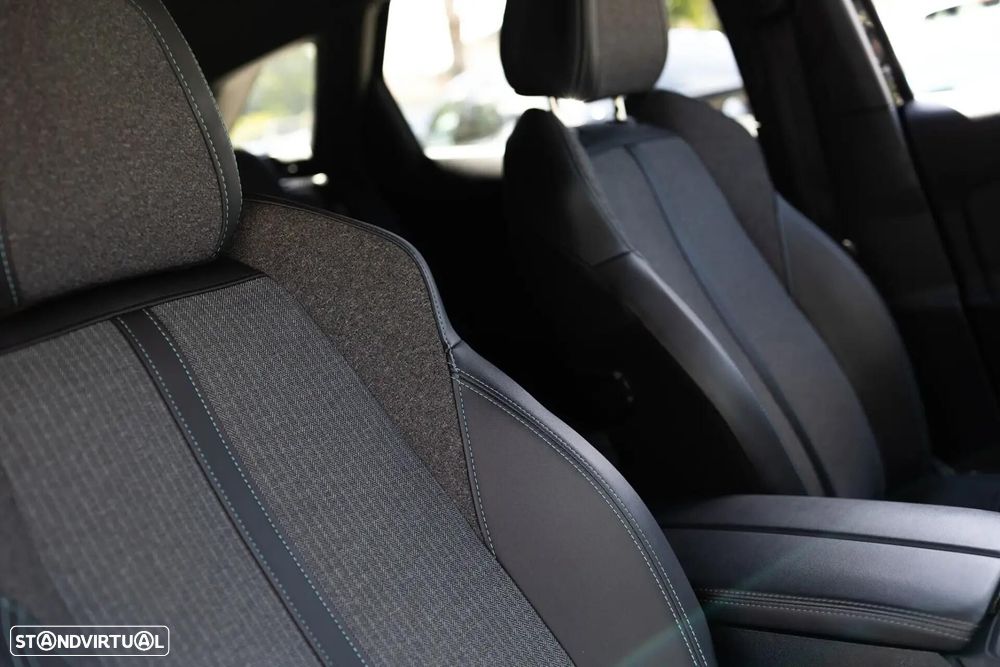 Peugeot 3008 1.6 Hybrid Allure Pack e-EAT8 - 26