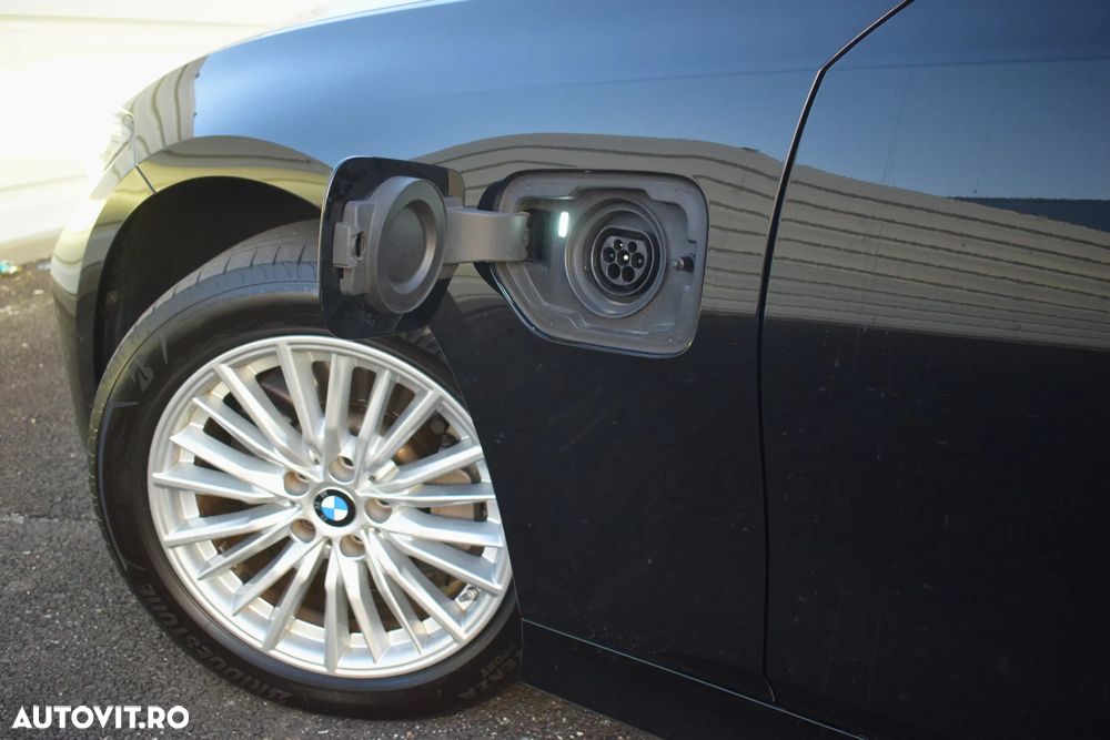 BMW Seria 3 330e AT PHEV - 31