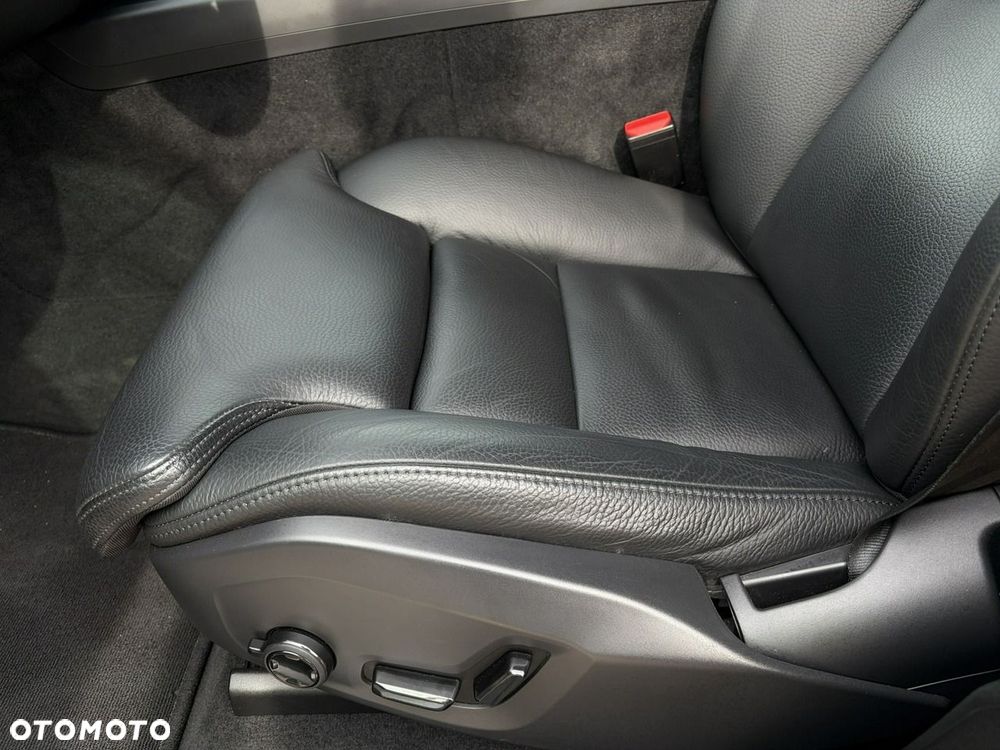 Volvo XC 60 B4 B Inscription - 12
