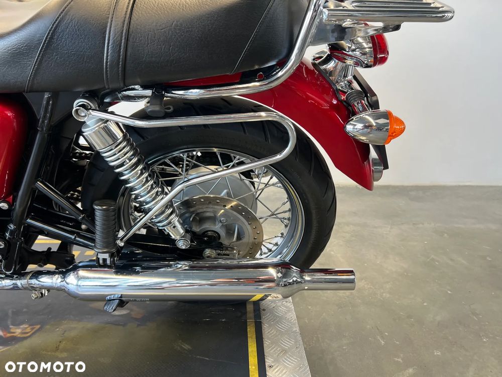 Triumph Bonneville - 16