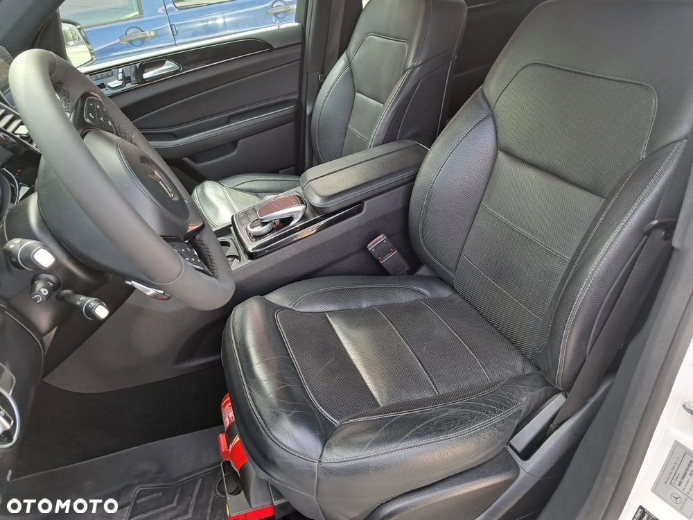 Mercedes-Benz GLS - 11