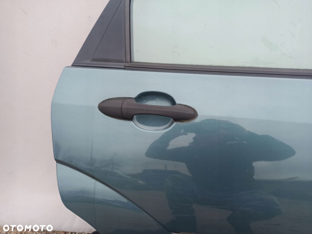 Drzwi prawy tył kompletne FORD FOCUS MK1 KOMBI kolor X1 - 3