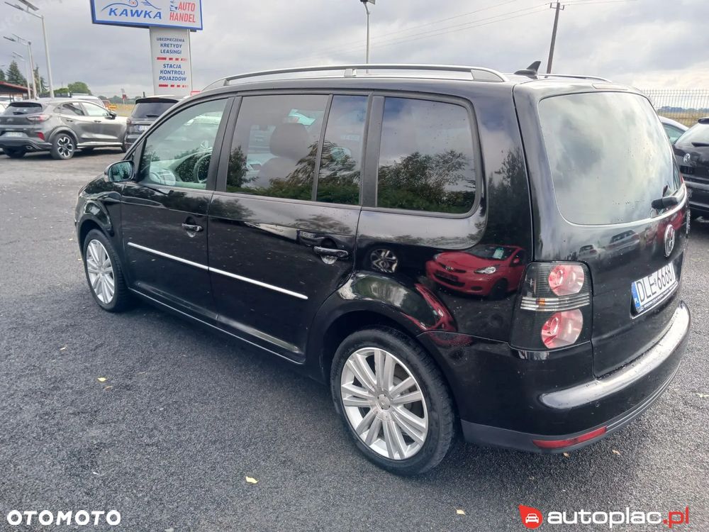 Volkswagen Touran - 4