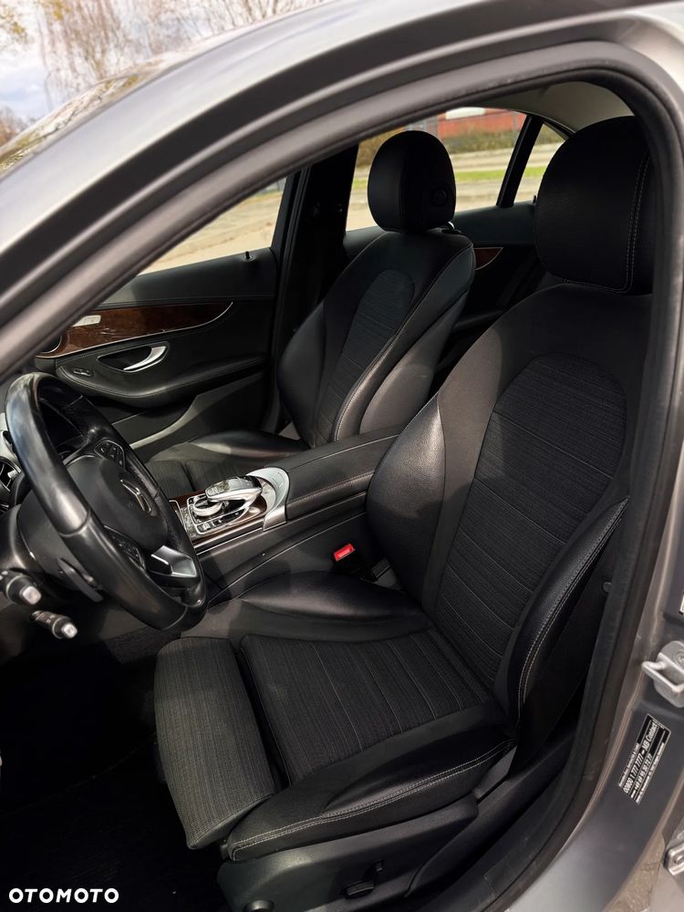 Mercedes-Benz Klasa C 180 7G-TRONIC Exclusive - 23