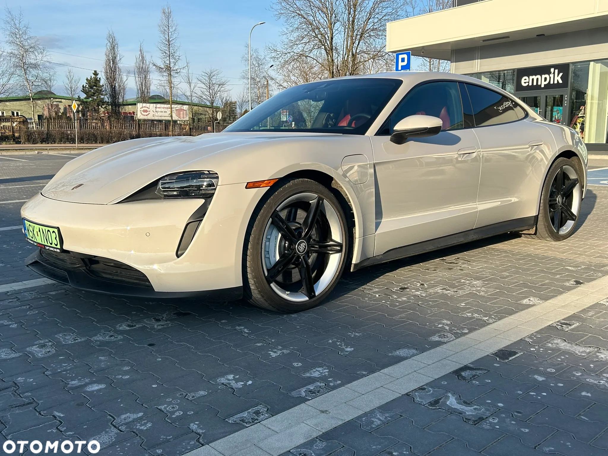 Porsche Taycan Performance Plus - 10
