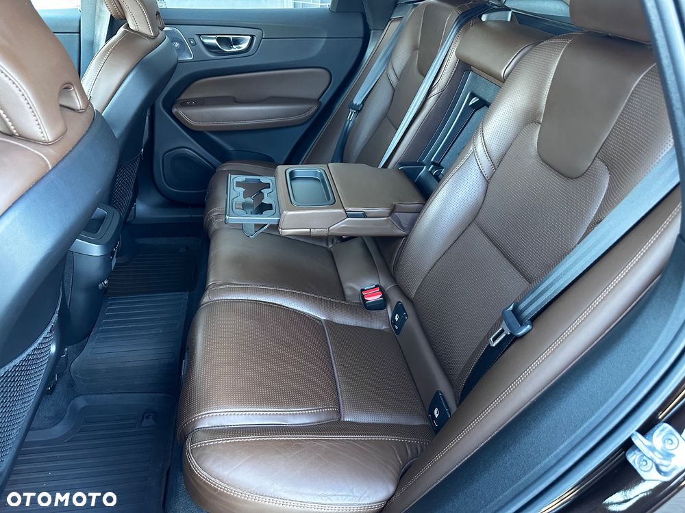 Volvo XC 60 - 16