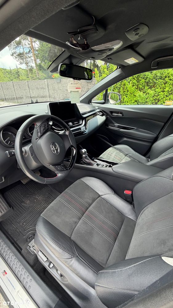 Toyota C-HR - 11
