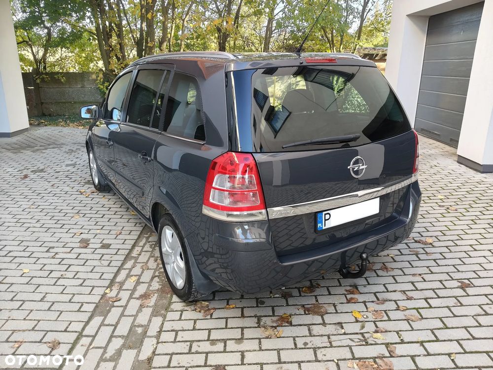 Opel Zafira 1.6 Cosmo - 24