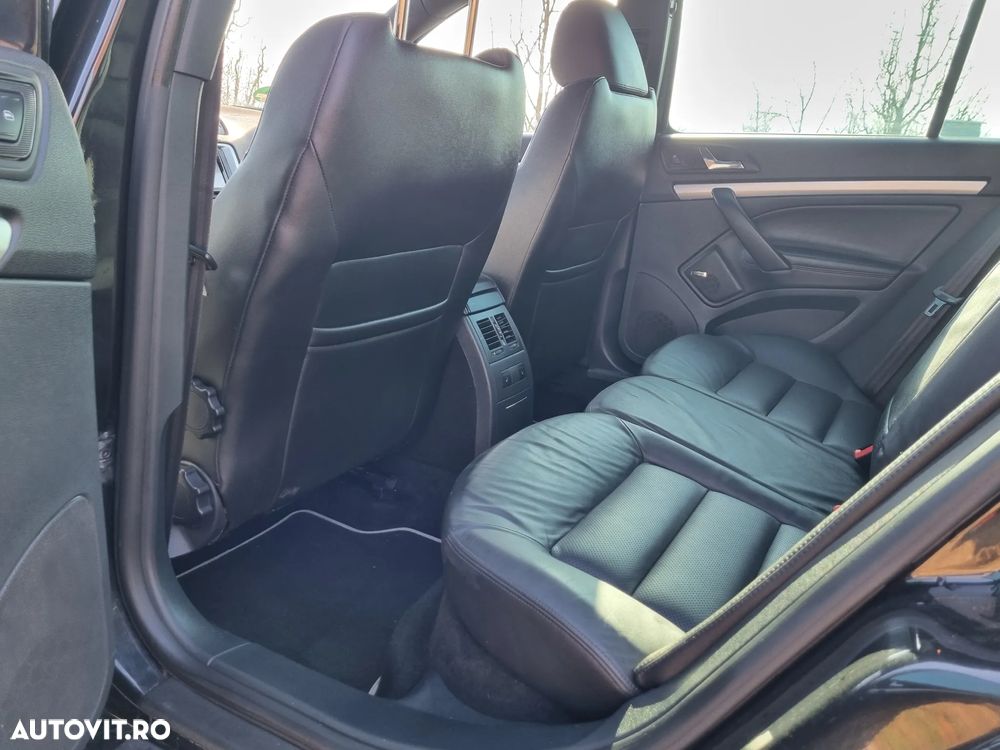 Skoda Octavia Combi 2.0 TDI DPF RS - 11