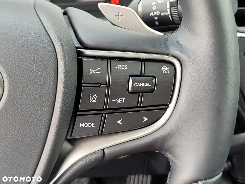 Lexus ES 300h Prestige - 32