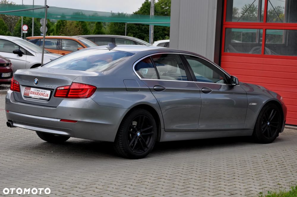 BMW Seria 5 520d Luxury Line - 15