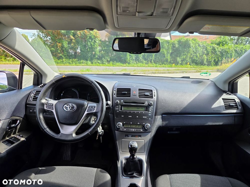 Toyota Avensis - 13