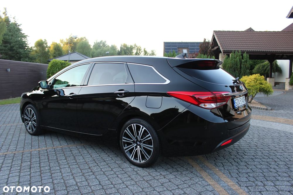 Hyundai i40 Kombi 1.7 CRDi DCT Premium - 3