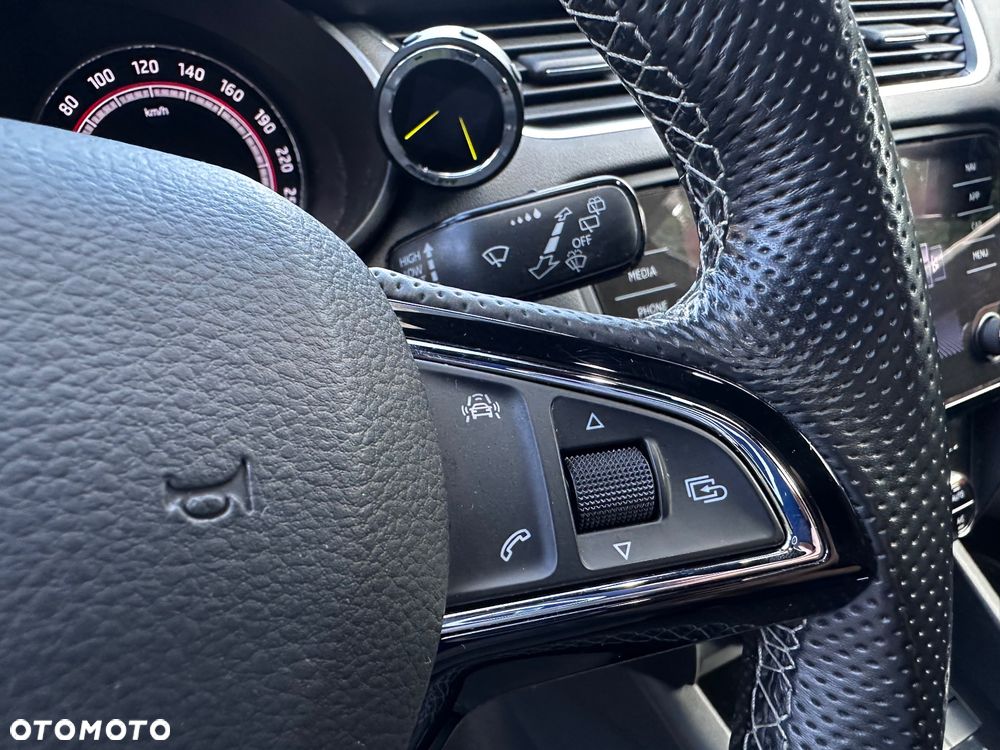 Skoda Octavia 2.0 TSI RS Challenge 245 - 26