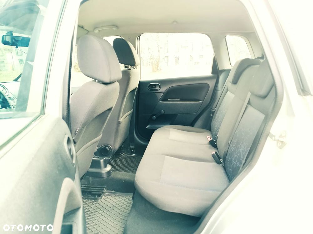 Ford Fiesta - 10
