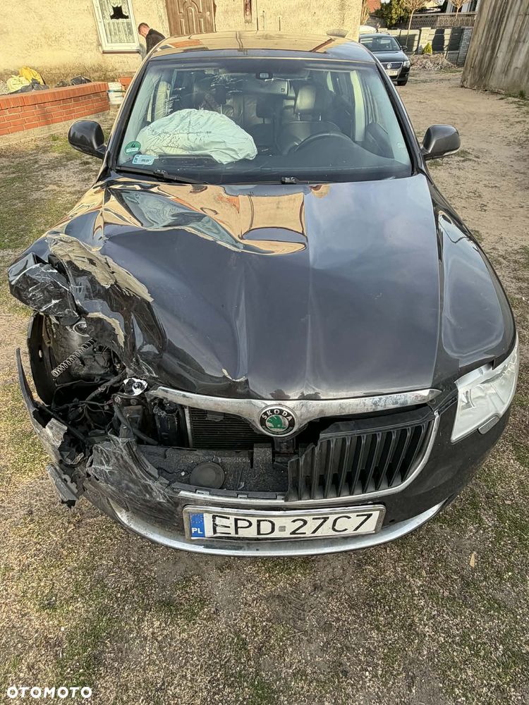 Skoda Superb 2.0 TDI Elegance DSG - 2
