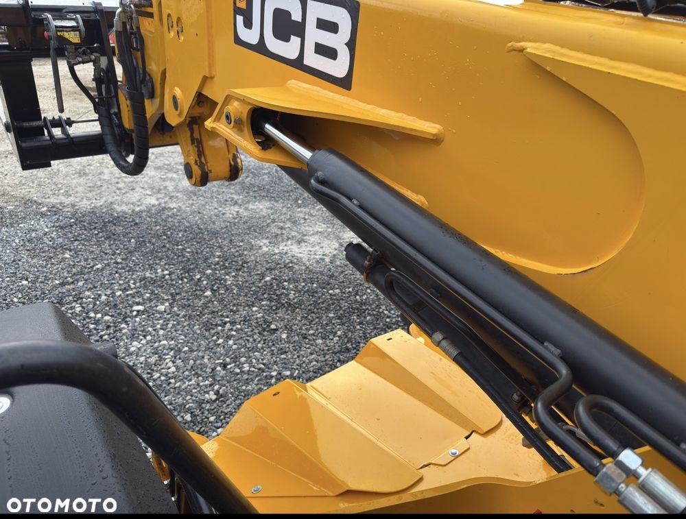 JCB TM320 agri - 5