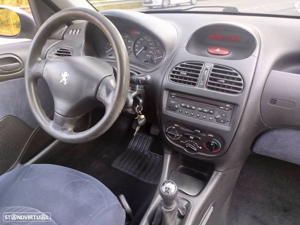 Peugeot 206 1.1 XR Présence - 8