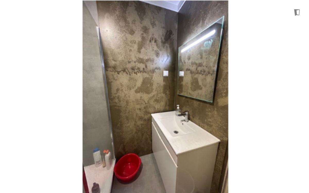 Quarto - localizado em Saldanha Lisbon - Grande imagem: 4/9