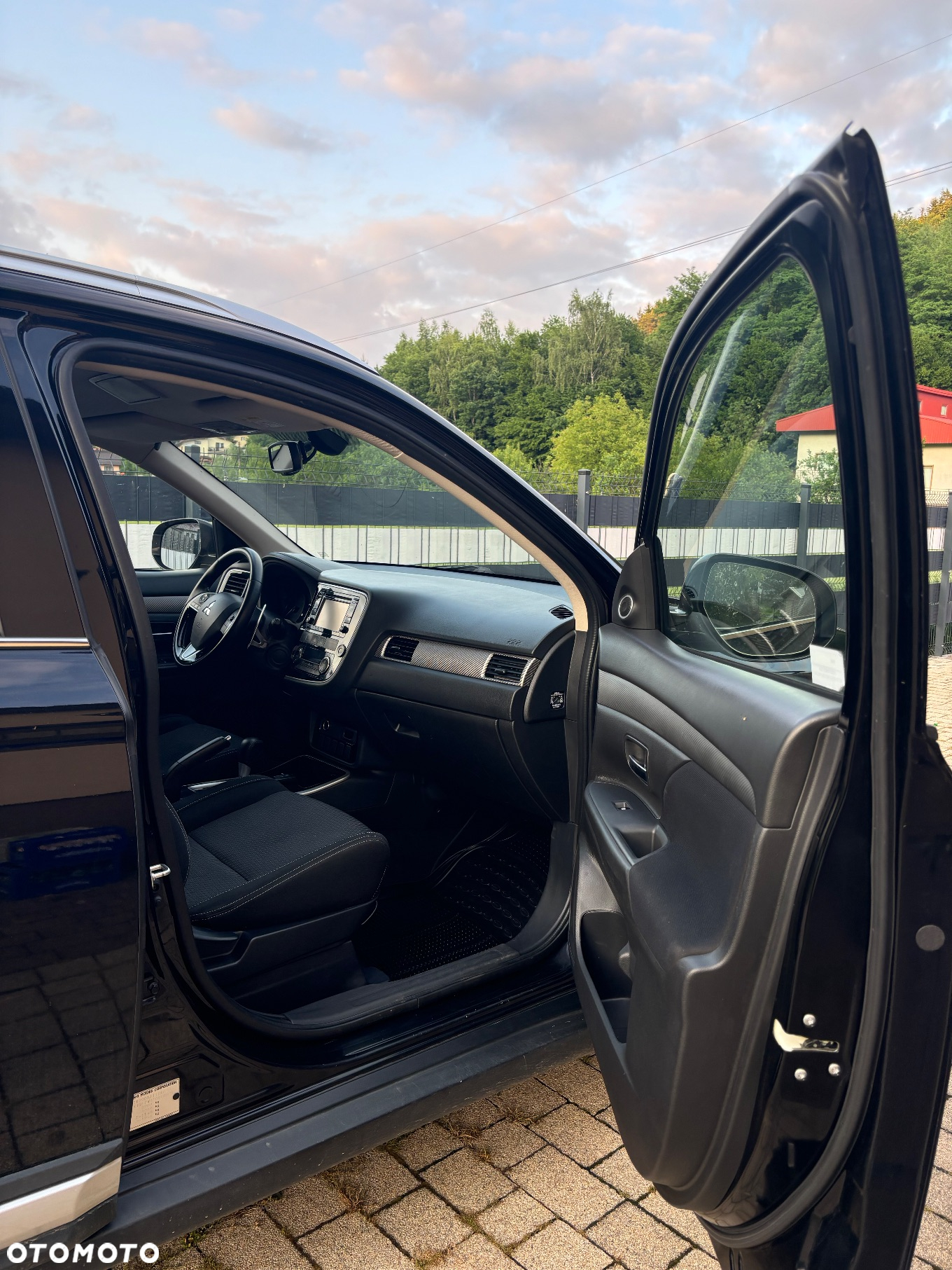 Mitsubishi Outlander 2.0 Intense + 4WD CVT - 9