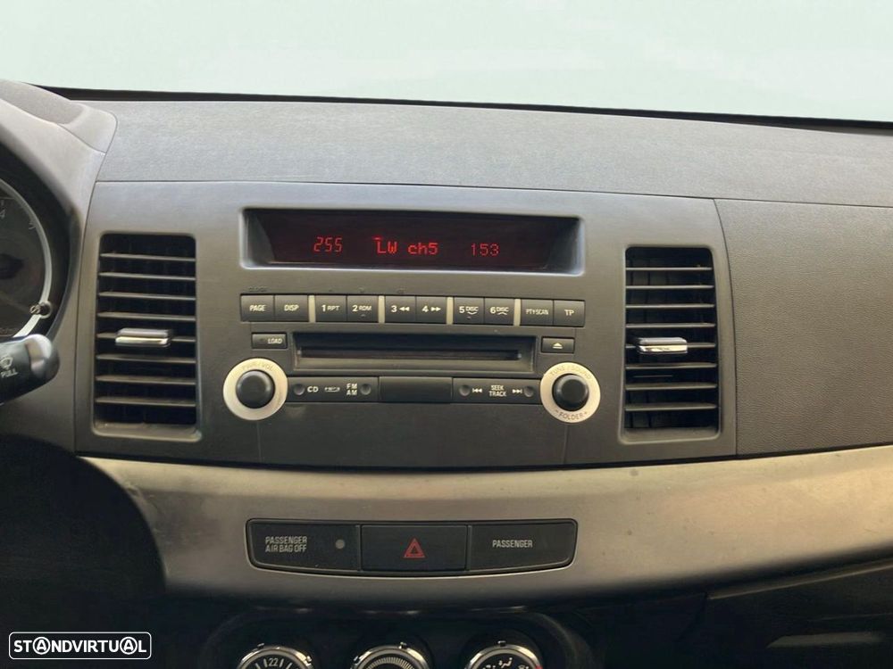 Mitsubishi Lancer 1.5 Invite - 12