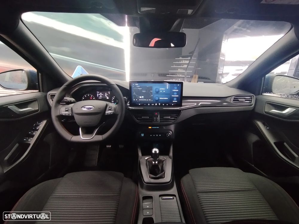 Ford Focus 1.0 EcoBoost MHEV ST-Line - 17