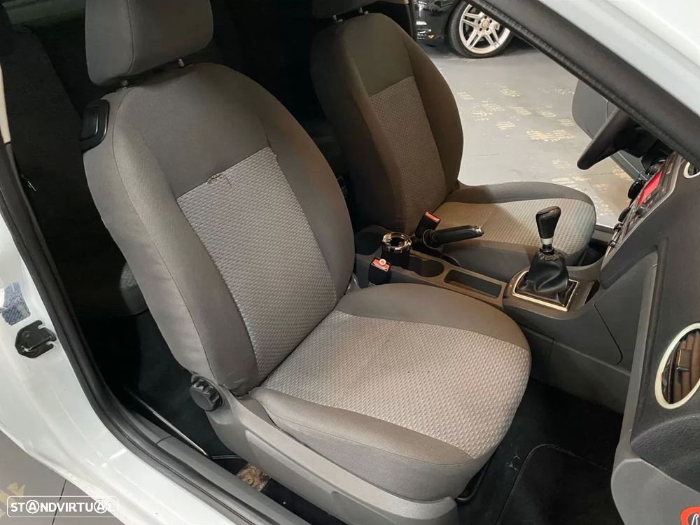 Ford Focus 1.6 TDCi S - 17