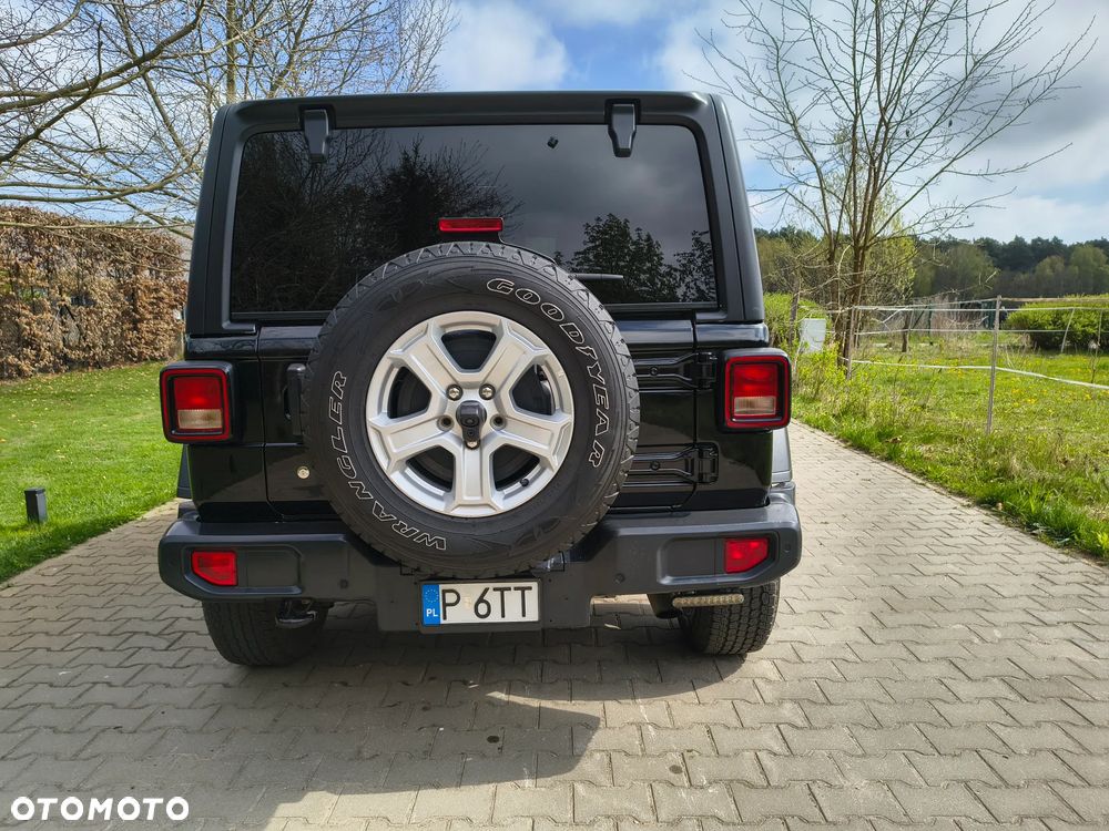 Jeep Wrangler - 9