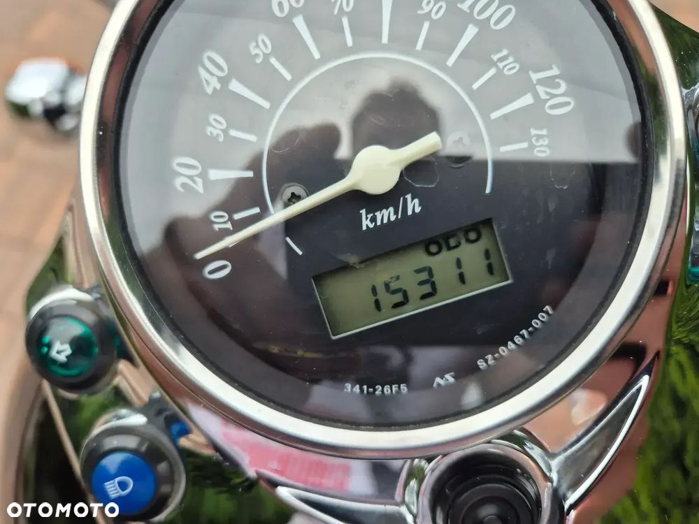 Suzuki Intruder - 11