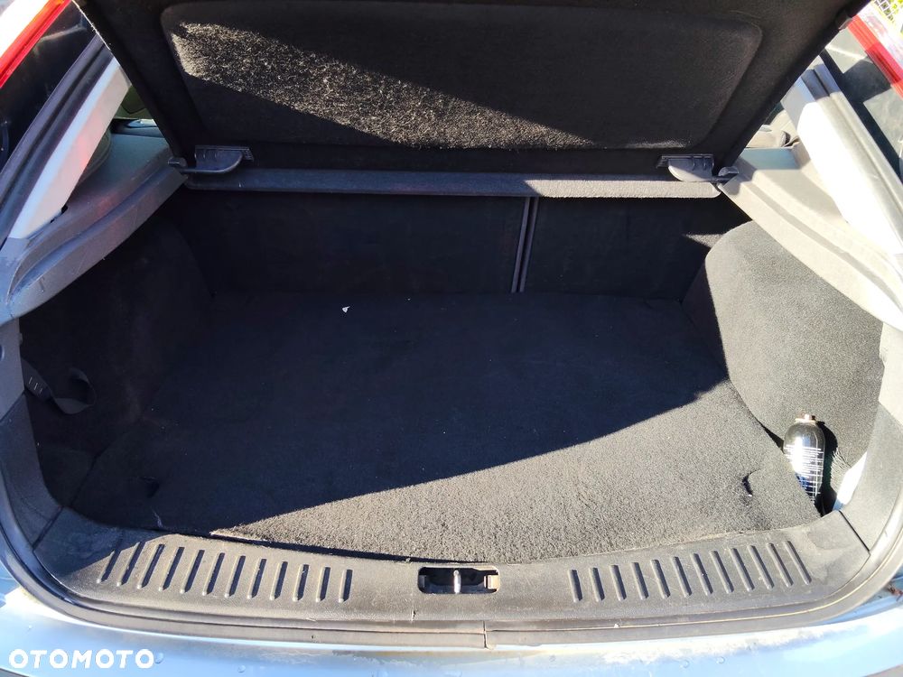 Ford Focus 1.6 16V Trend - 9
