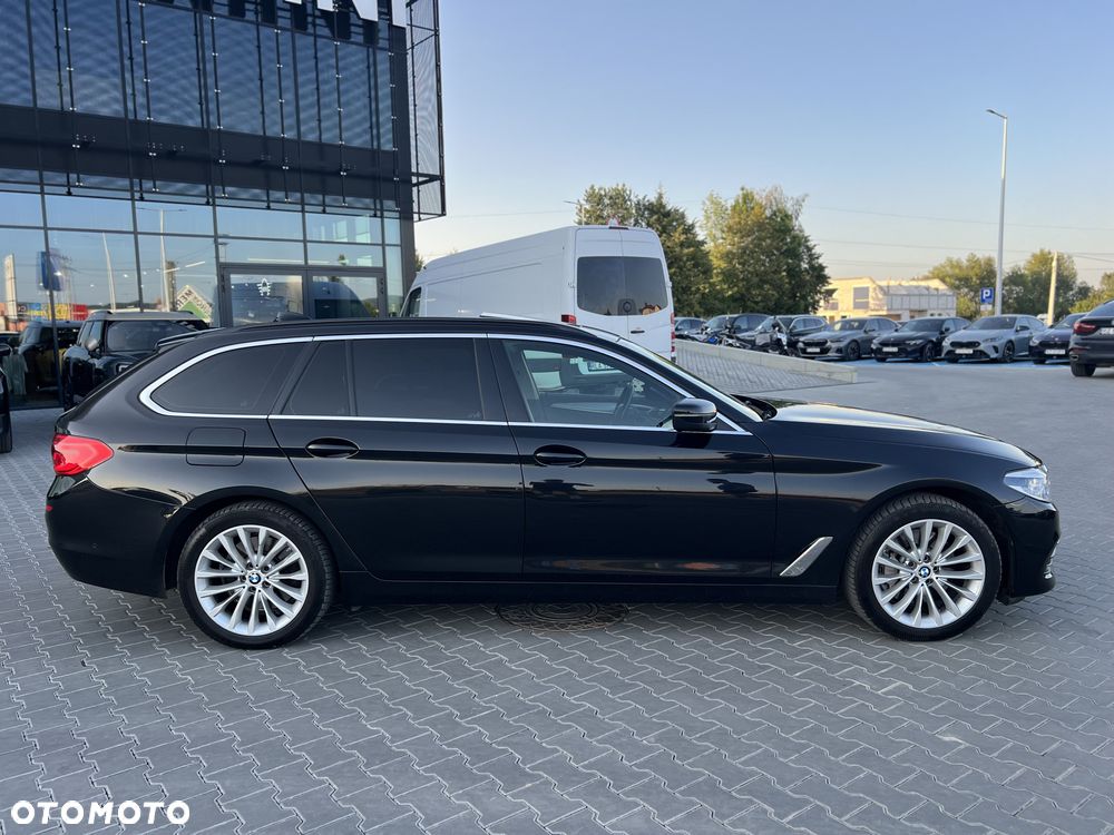 BMW Seria 5 530d xDrive - 7