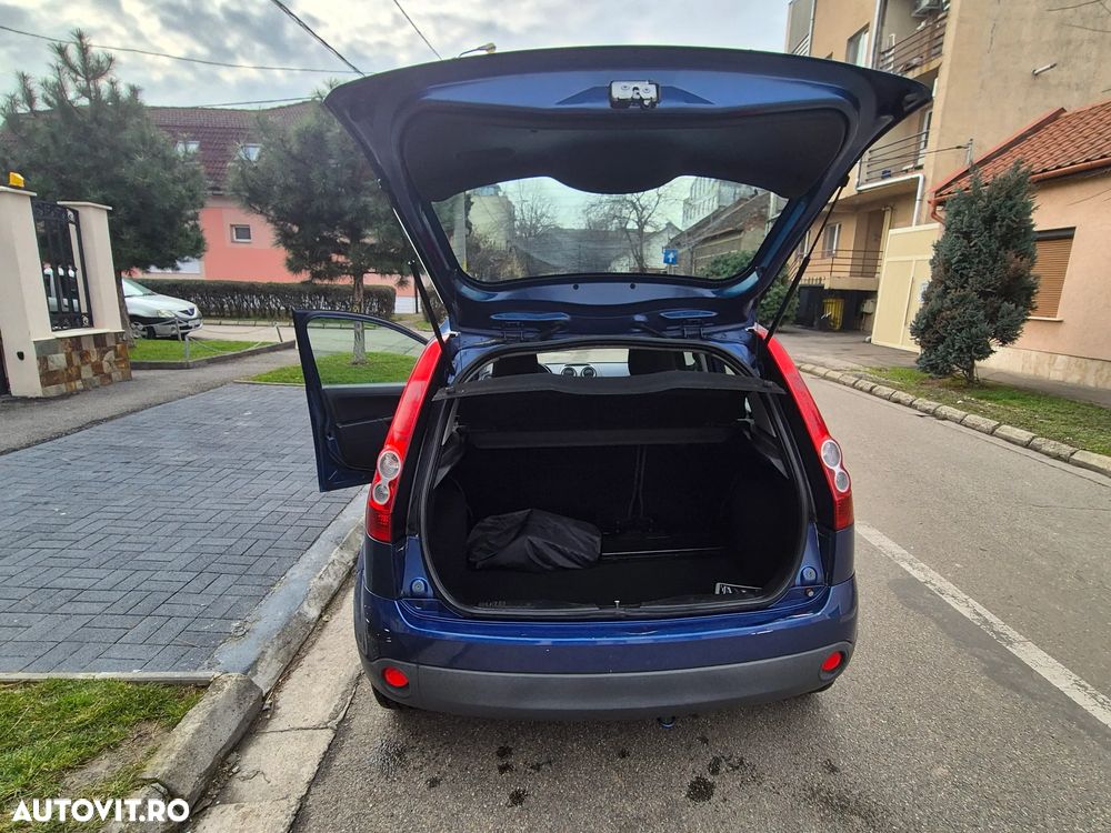 Ford Fiesta 1.3i Ambiente - 25