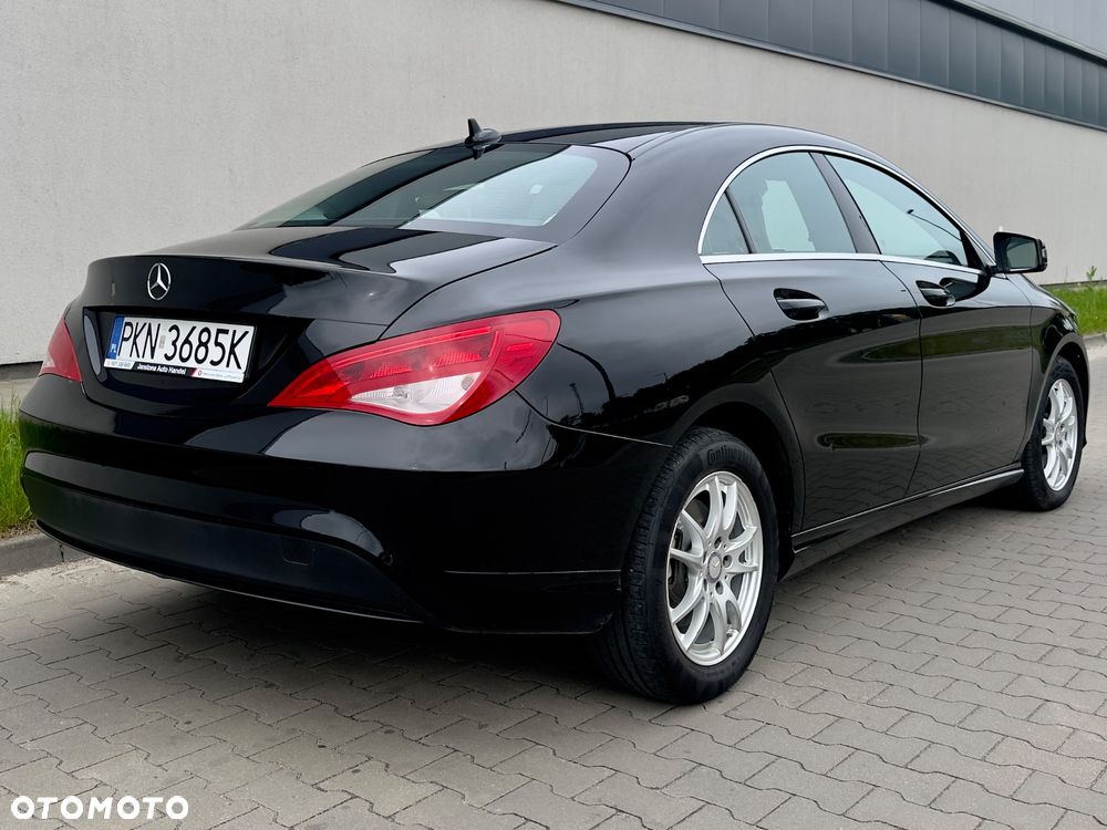 Mercedes-Benz CLA 180 Urban - 30