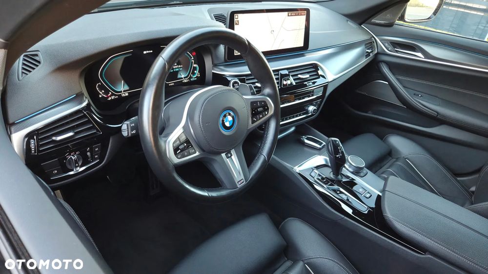 BMW Seria 5 530e xDrive M Sport sport - 25