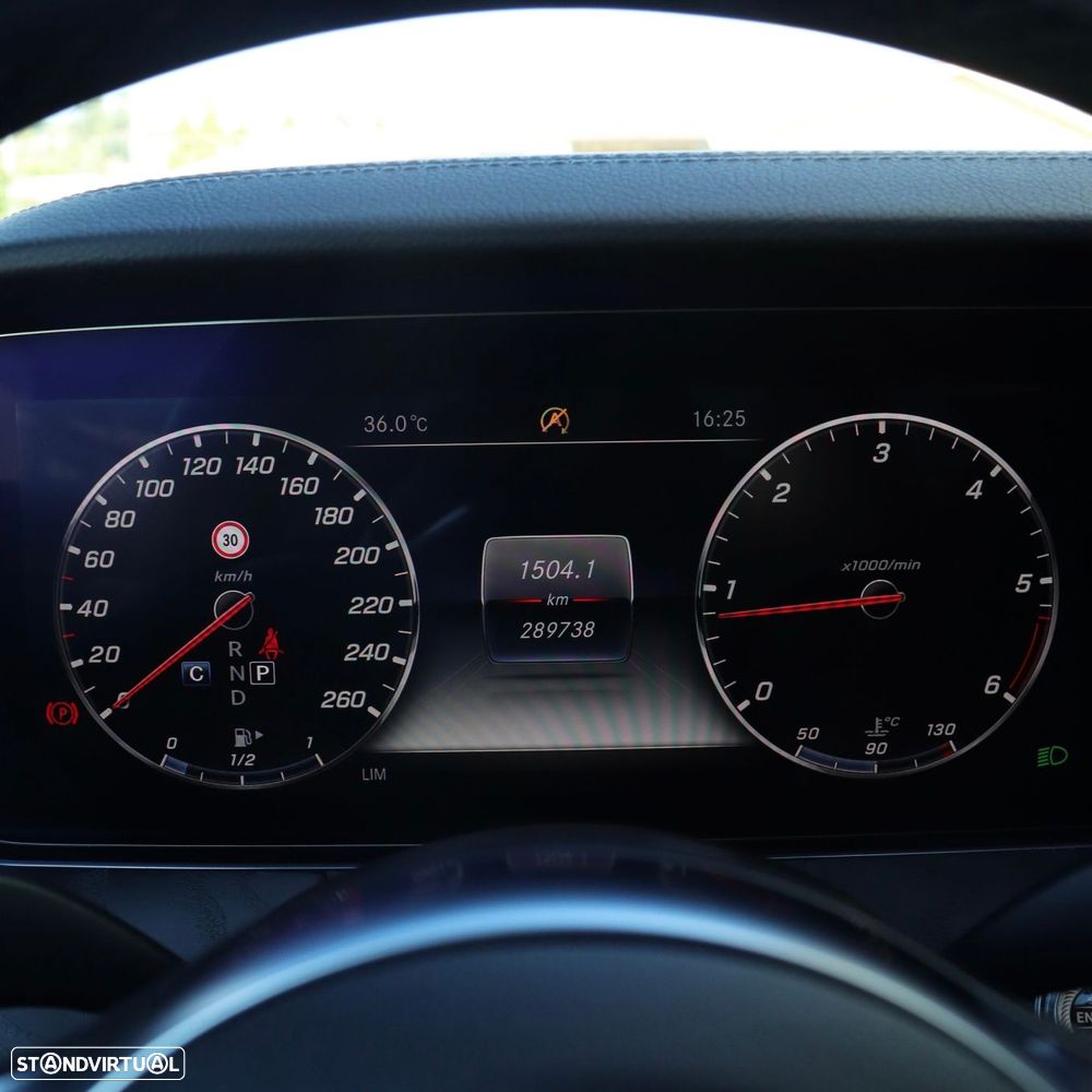 Mercedes-Benz E 300 d AMG Line - 18