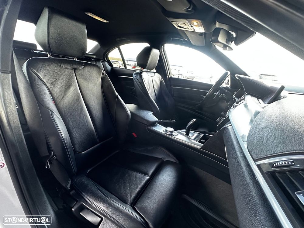 BMW 330 e iPerformance Pack M - 5