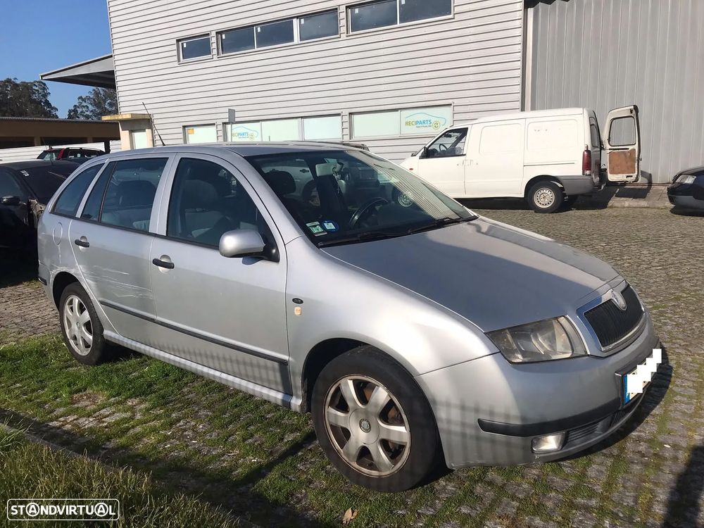 Skoda Fabia Break 1.4 2001 - Para Peças - 7