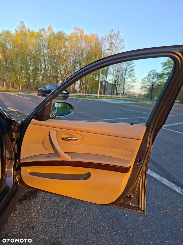 BMW Seria 3 - 33