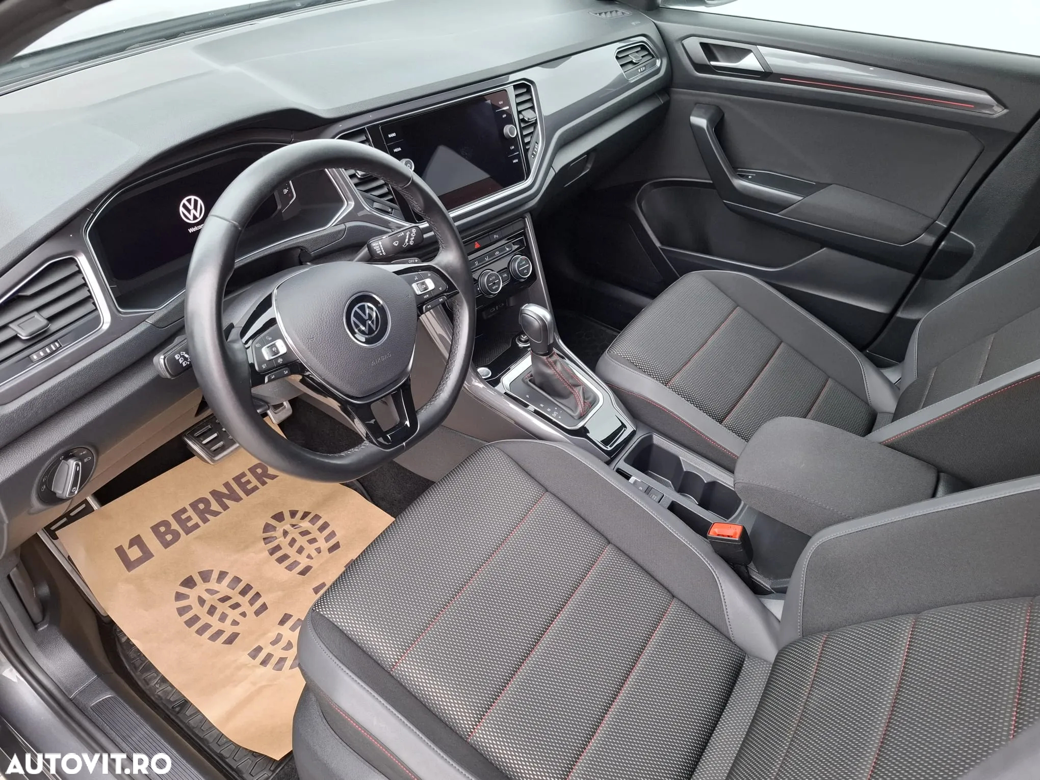 Volkswagen T-ROC 1.5 TSI DSG Sport - 8