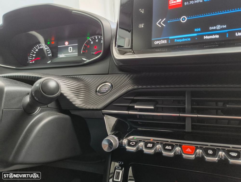 Peugeot 2008 1.2 PureTech Allure - 17