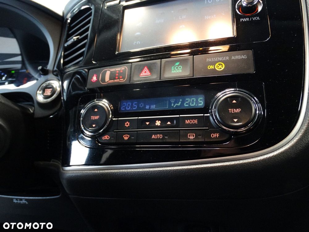 Mitsubishi Outlander - 25