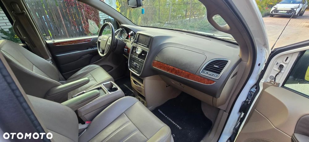 Chrysler Town & Country 3.6 Touring - 6