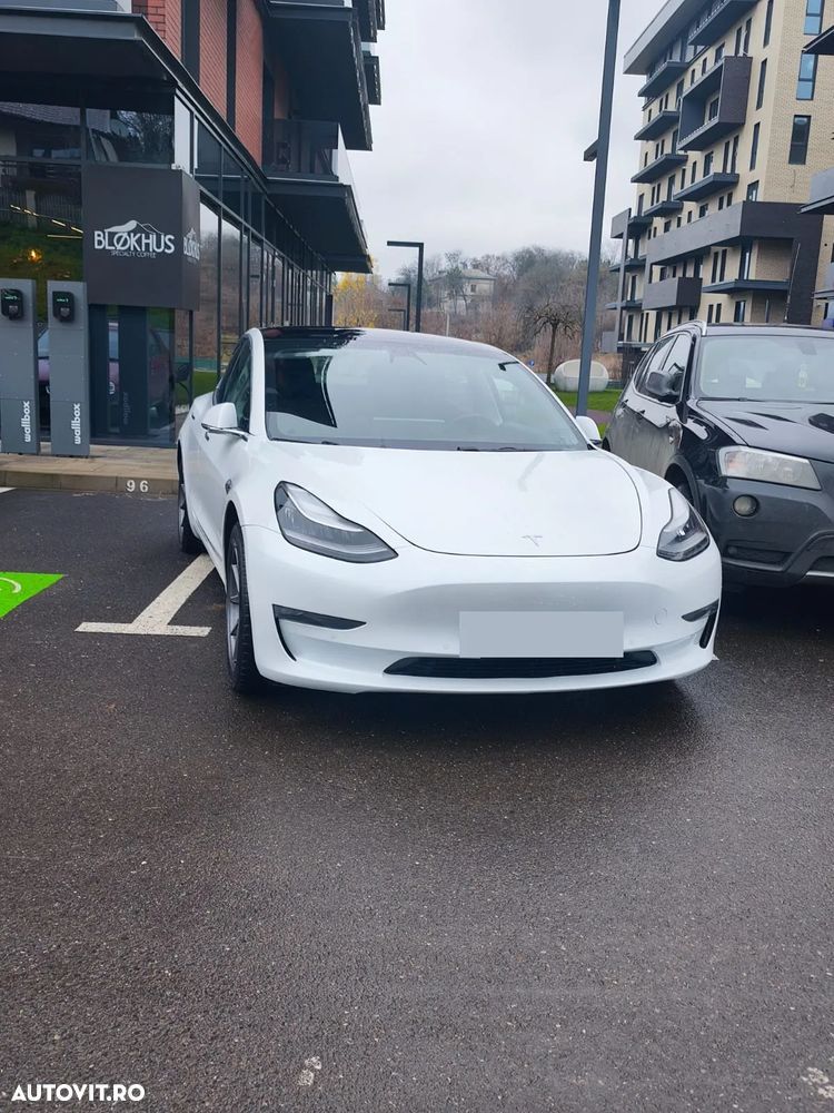Tesla Model 3 - 12