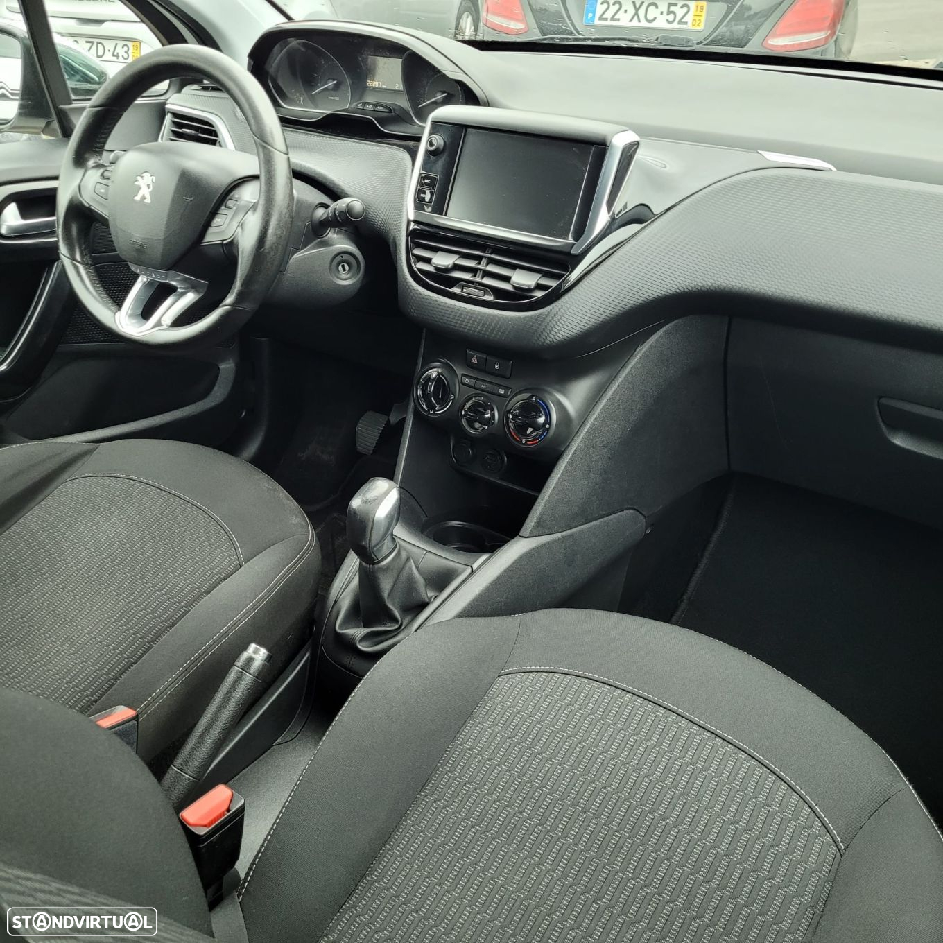 Peugeot 208 1.6 BlueHDi Style - 13