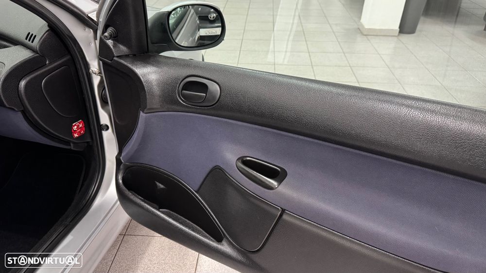 Peugeot 206 1.1 XR - 23