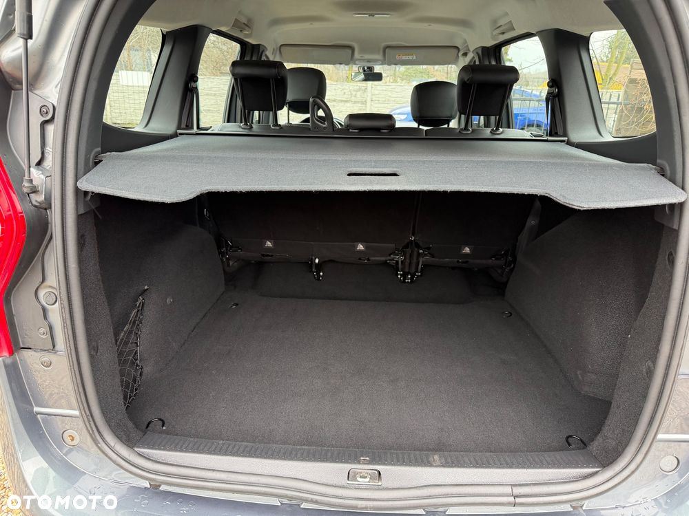 Dacia Lodgy TCe 115 Stepway - 29
