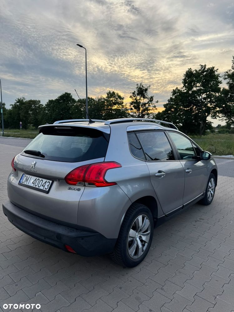 Peugeot 2008 1.6 e-HDi Style S&S - 4